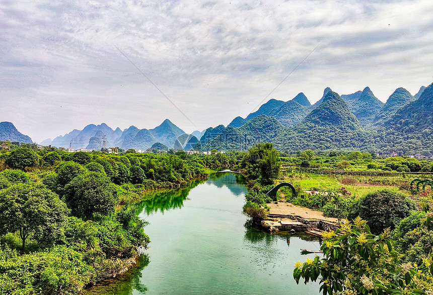 广西阳朔青山绿水风光图片