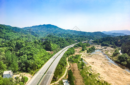 农村公路航拍高清图片