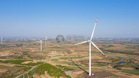 风力发电机航拍图片