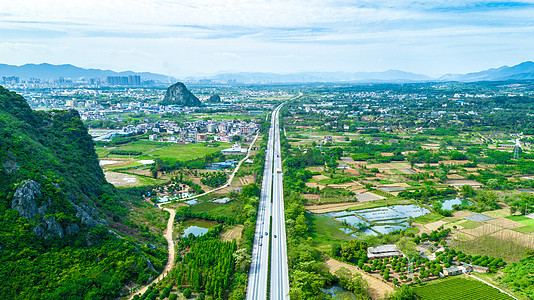 物流运输山间的高速公路风景高速背景