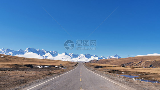 旅行笔直的道路公路马路图片