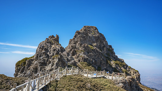 新疆天山山脉雪山图片