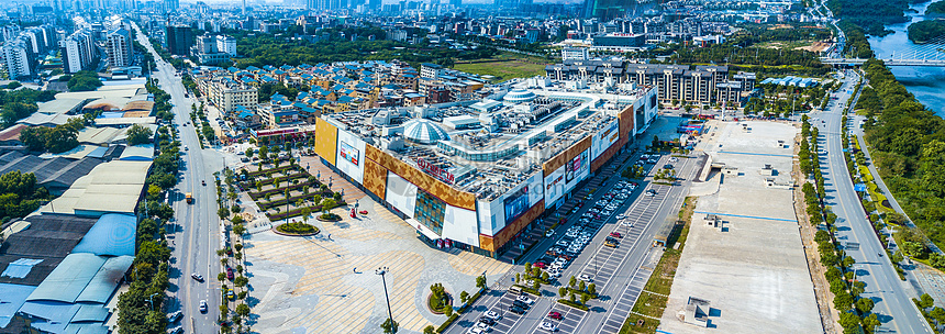 全景航拍万达商圈城市建筑群商业区叠彩万达广场