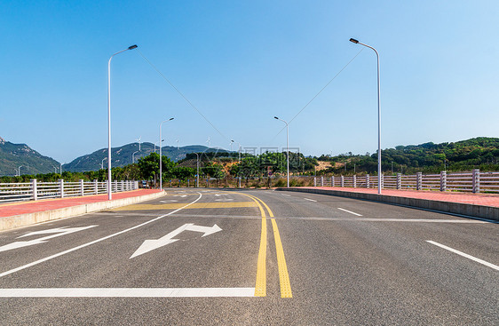 空旷的道路图片