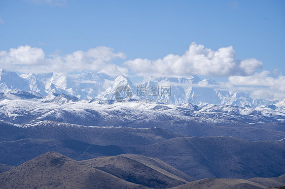 雅拉雪山图片