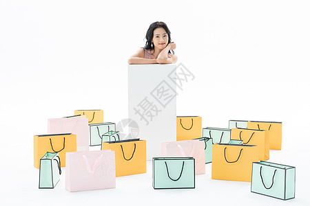购物女性与购物袋图片