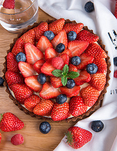 草莓蛋糕派图片