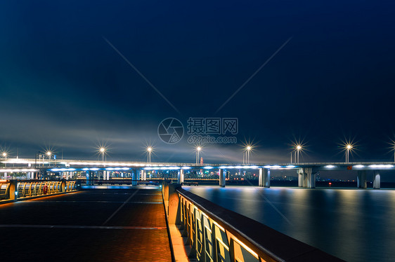 深圳湾建筑夜景图片