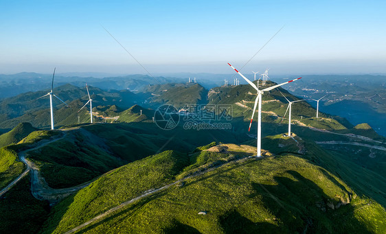 山顶草原风力发电风车航拍摄影图片图片