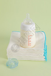新生儿奶瓶图片