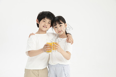 儿童喝牛奶果汁形象图片