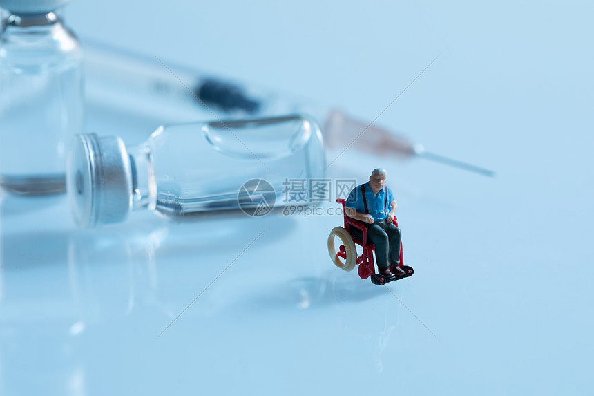医疗疫苗药品创意小人图片