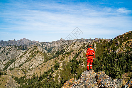 新疆天山大峡谷峡谷护林人背景