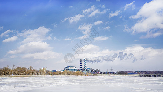 蓝色工业冬季黑龙江省牡丹江旁的工厂背景