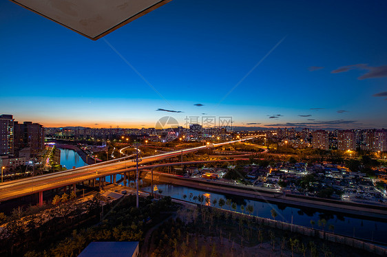 北京东五环远通桥夜景图片