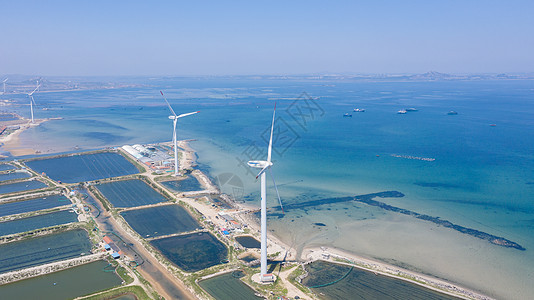 山东威海海边的风力发电机图片