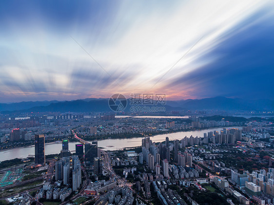 夕阳下的福州闽江岸图片