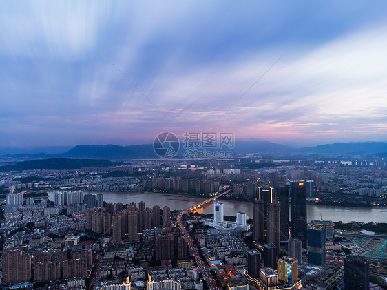 夕阳下的福州闽江岸图片