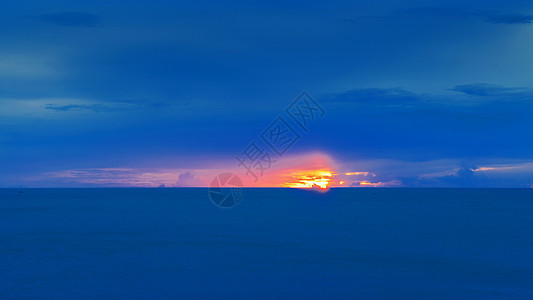 大海海上日出朝霞图片