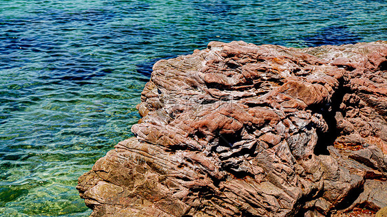 广西北海防城港怪石滩海上赤壁图片