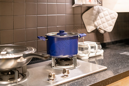 厨房用品厨具不锈钢锅与燃气灶台图片