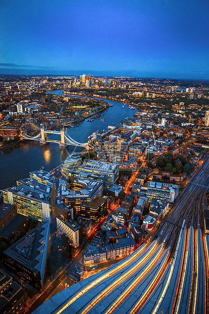 伦敦城市夜景航拍图片