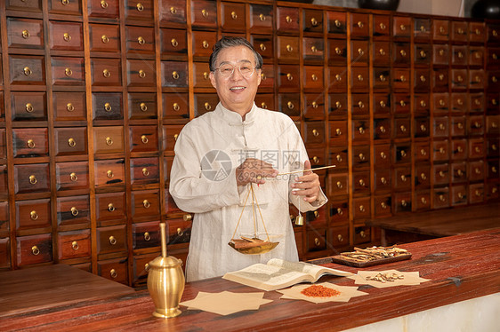 老年中医称药材图片