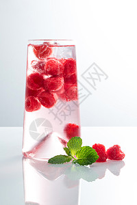 夏日清爽树莓饮料图片