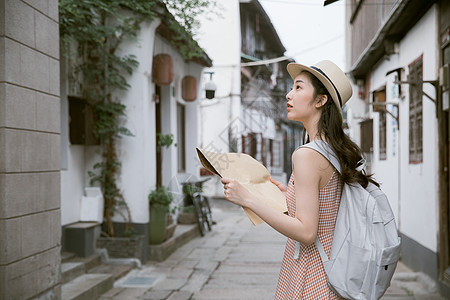 夏日美女古镇旅游图片