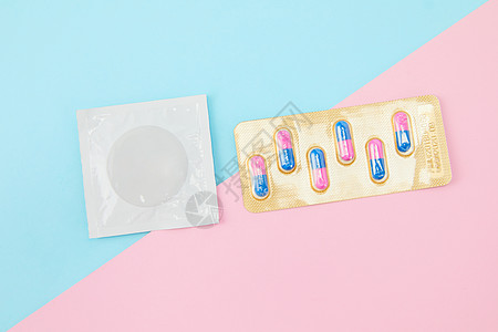 素描静物避孕药和避孕套背景
