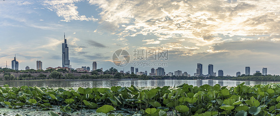 夏日玄武湖夕阳图片