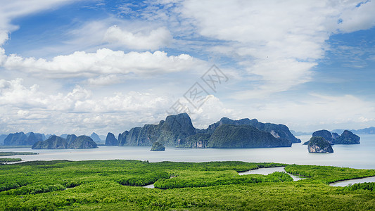 泰国攀牙湾泰国普吉岛北部攀牙湾海上桂林喀斯特地貌背景