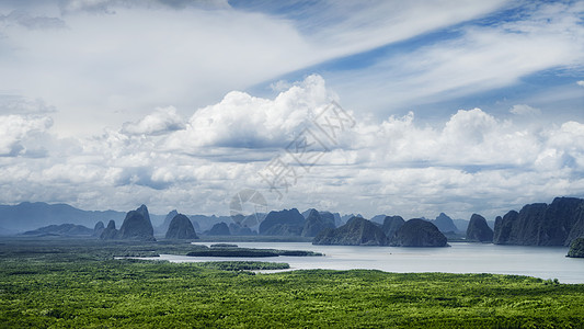 泰国普吉岛北部攀牙湾海上桂林喀斯特地貌图片