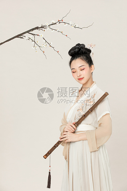 古风汉服工笔画美女拿竹箫图片