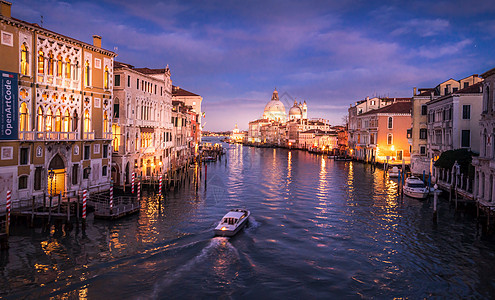 意大利水上建筑风光图片