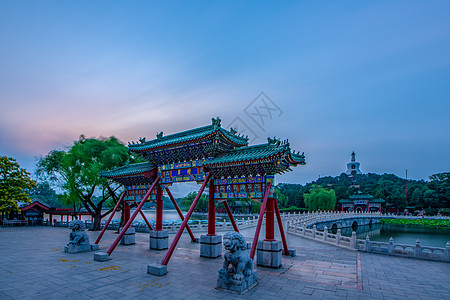 北京北海公园碑楼图片