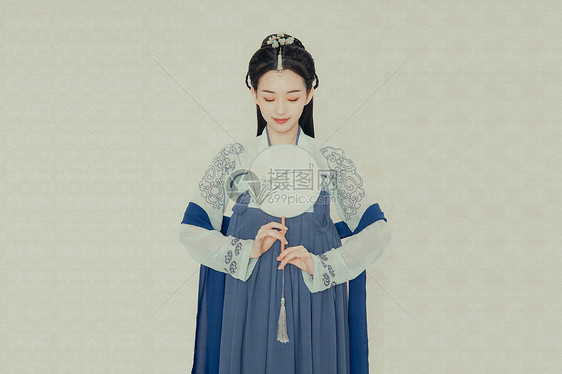 古风汉服工笔画中国风美女图片