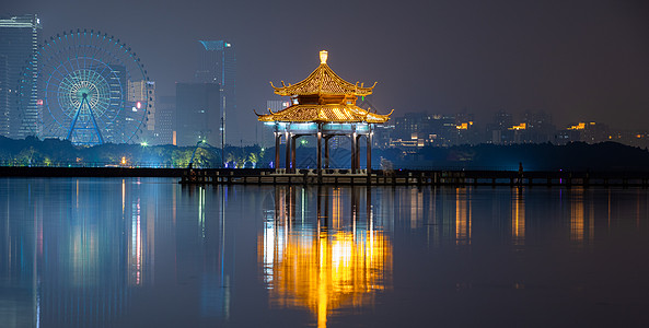 苏州湖心亭夜景图片