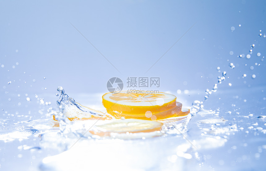溅水柠檬图片