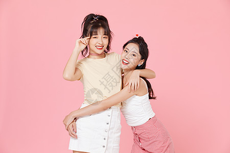 三好青年认证证书活力闺蜜拥抱背景