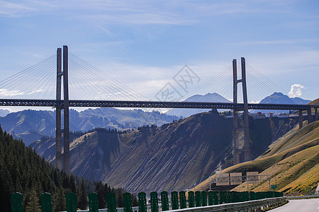 新疆果子沟大桥背景图片