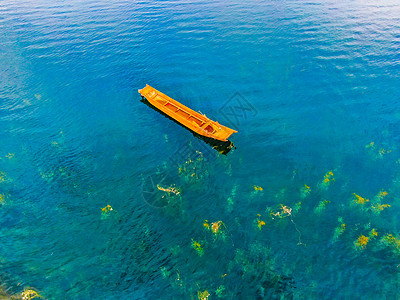泸沽湖航拍小船图片
