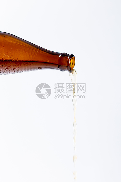 啤酒倒酒素材