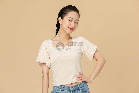 青春活力色彩美女图片