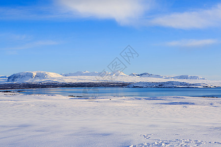 远景雪山冰岛北部Hengill亨吉德山冬日美景背景