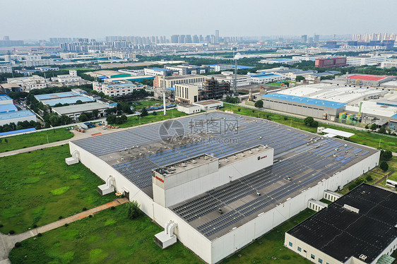 工厂屋顶太阳能系统图片