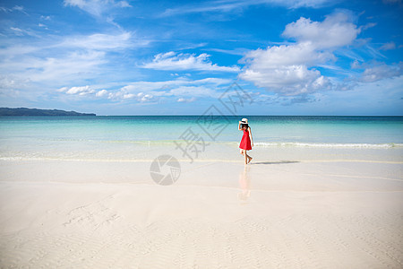 红色海滩海边美女背景