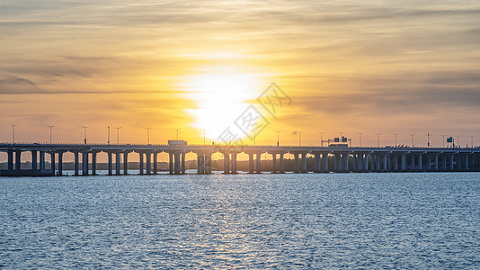 广深沿江高速深圳前海海边公园背景