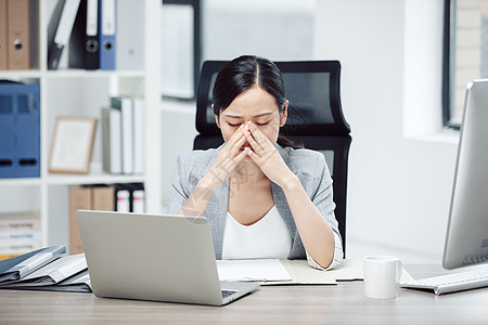 亚健康白领商务女性头痛图片素材