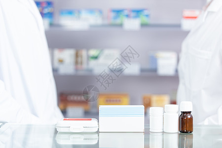 药房柜台桌面上的药品背景
